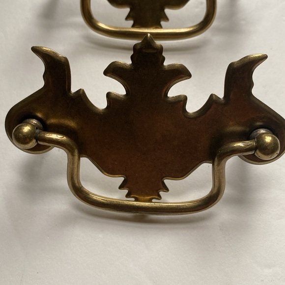 Antique solid brass furniture hardware. Drawer pulls. - Picture 4 of 9